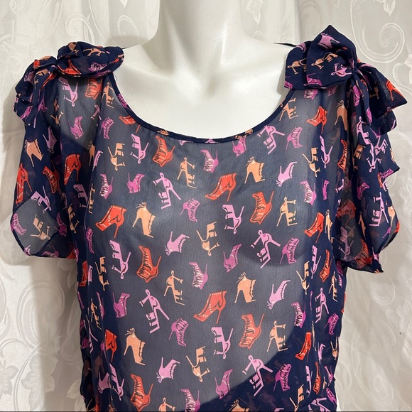 Charlotte Sheer Navy High Heel Motif Cap SleeveTop - Picture 3 of 8